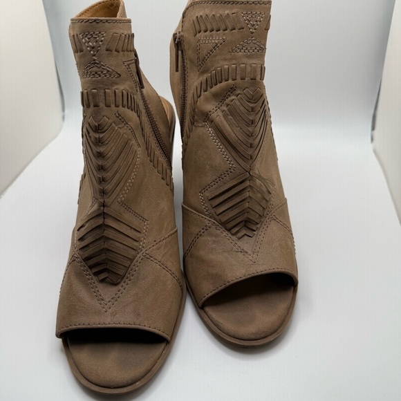 Universal Thread Brown Ankle Booties - Picture 1 of 5